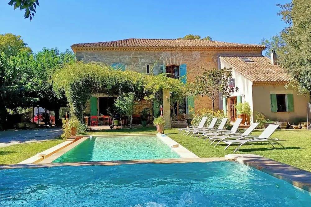 Authentic, spacious farmhouse in the Camargue, in a quiet location near a castle, with a private pool in Aimargues, Costa mediterránea (Francia)