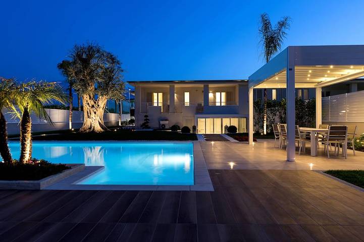 Ferienwohnung für 5 Personen, mit Garten und Whirlpool sowie Terrasse