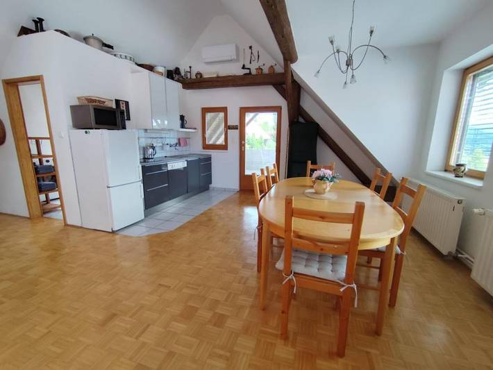 Gîte pour 5 personnes, avec balcon et vue à Logatec - 4