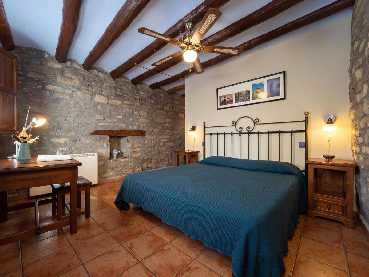 Casa Cruz - auto check-in in Boltaña, Pyrénées Aragonaises