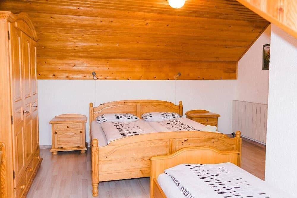 Ganze Wohnung, 120qm-große Ferienwohnung mit Balkon und großer Terrasse in Thurmansbang, Ostbayern