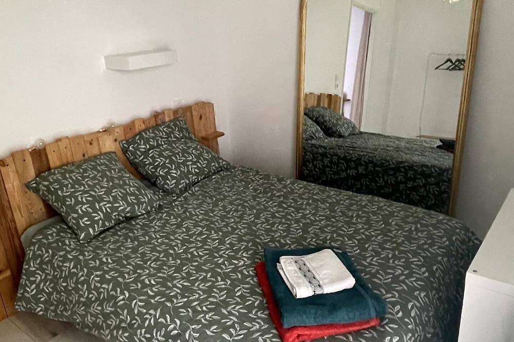 Entire apartment, Appartement Cozy et Lumineux en rez de Chaussée Avec Terrasse et Parking in Mérignac, Bordeaux region