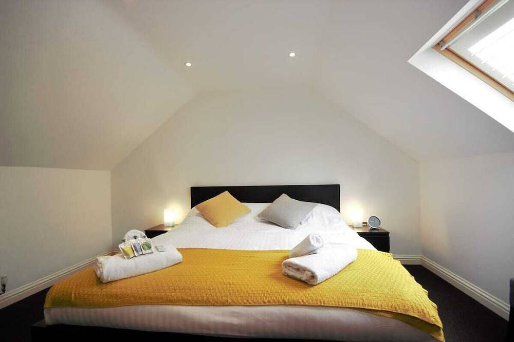Hu1 City Centre Hub (sleeps 6) in Kingston-upon-Hull, Yorkshire and the Humber