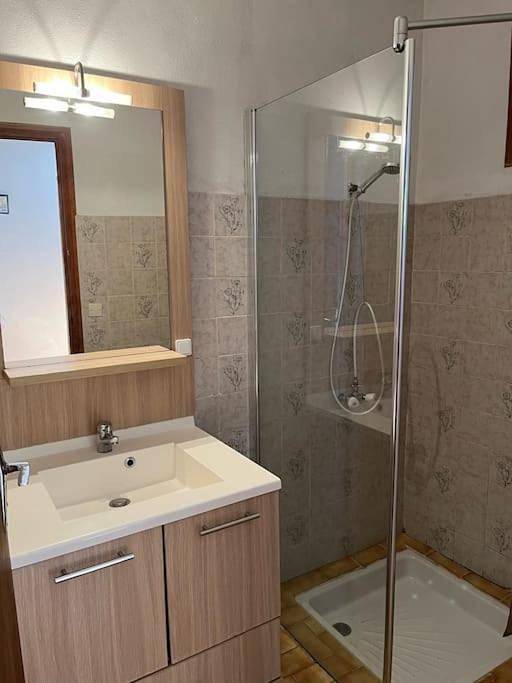 Location de vacances pour 6 personnes, avec jardin à Saint-Alban-Auriolles - 3