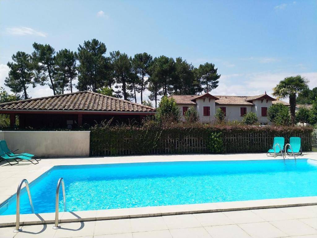 Appartement entier, Domaine Des Pins Sarl Lts Patrimoine in Audenge, Région d'Arcachon