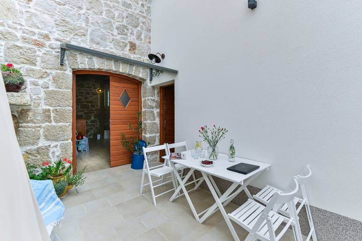 Ferienhaus für 8 Personen, mit Balkon/Terrasse in Pakostane
