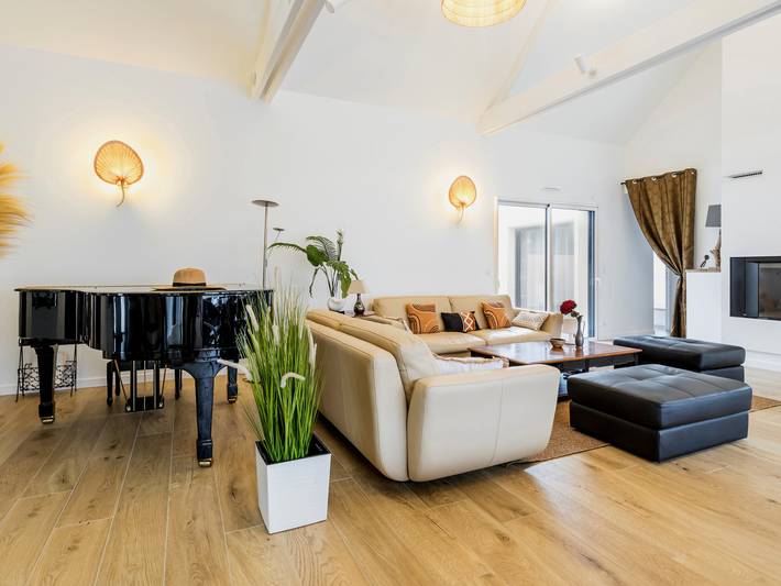 Gîte pour 14 personnes, avec jacuzzi ainsi que jardin et terrasse à La Turballe - 4