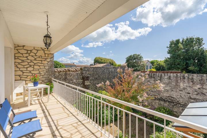Apartamento entero, Apartamento 'La Presqu'ile' con vistas al mar, balcón y Wi-Fi in Talmont-sur-Gironde, Saintes region