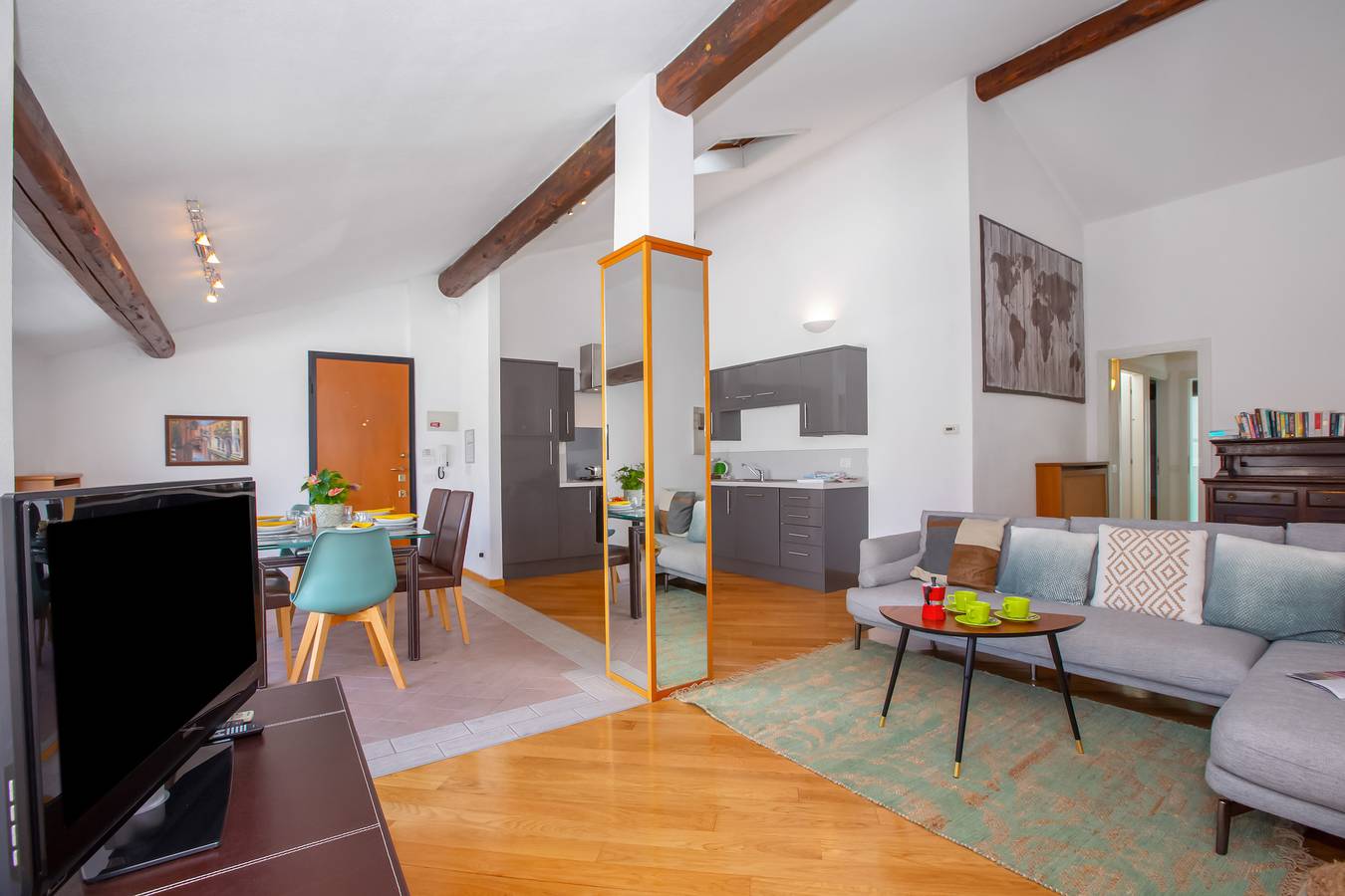 Ganze Wohnung, Ferienwohnung für 6 Personen mit Terrasse in Menaggio, Gemeinde Menaggio