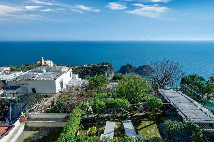 Glamping per 3 persone, con balcone e panorama nonché giardino in Costiera amalfitana