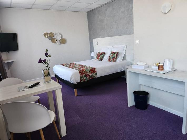 Hôtel pour 2 personnes, avec Terrasse ainsi que Jardin et Piscine