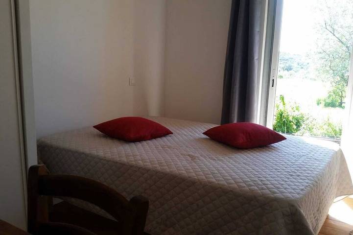 Location de vacances pour 8 personnes, avec jardin et jacuzzi à Monoblet - 4