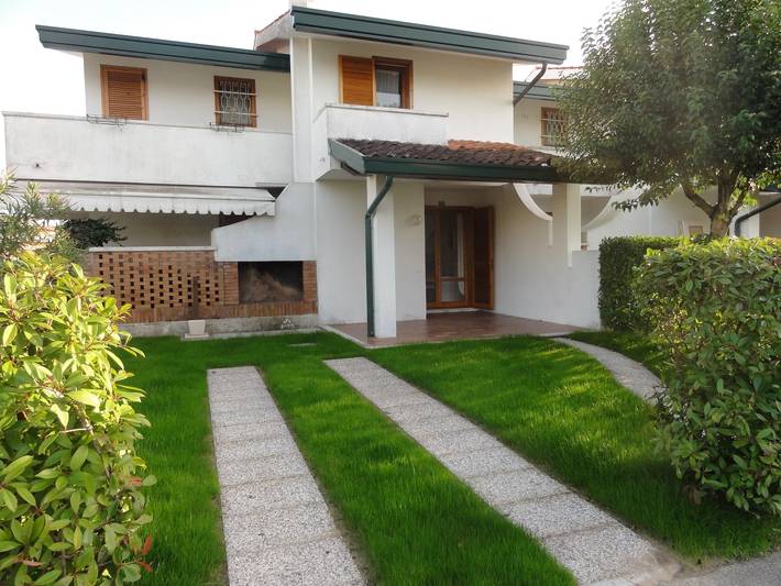 Villa für 6 Personen, mit Balkon/Terrasse in Bibione