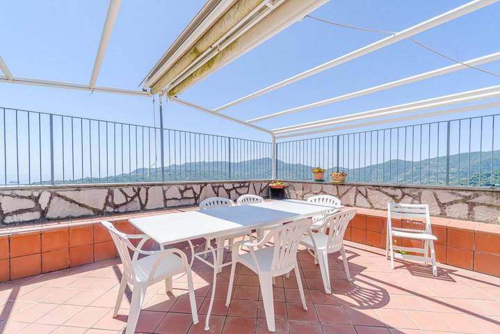 Appartamento intero, Guesthost - Exclusive Villa with pool & parking in Rapallo (Città), Rapallo