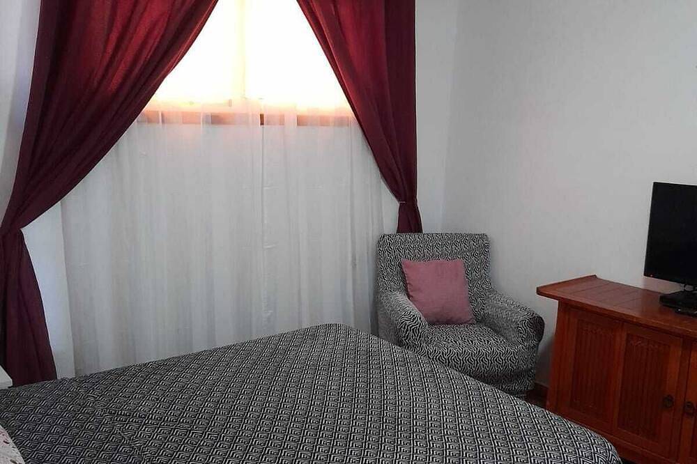 Cosy room , close to beach and swimming pool in Tenerife South in Playa Paraíso, Adeje