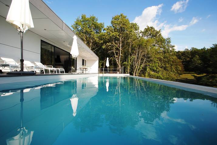 Gîte pour 6 personnes, avec piscine et jacuzzi à Lachapelle-Auzac