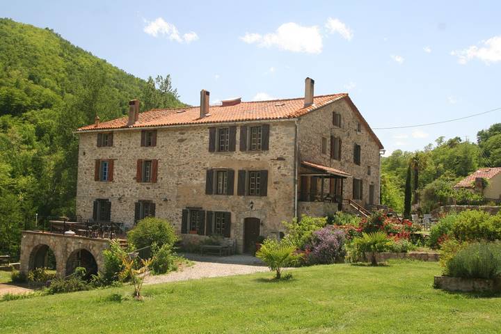 Gîte pour 4 personnes, avec piscine, adapté aux familles - 1