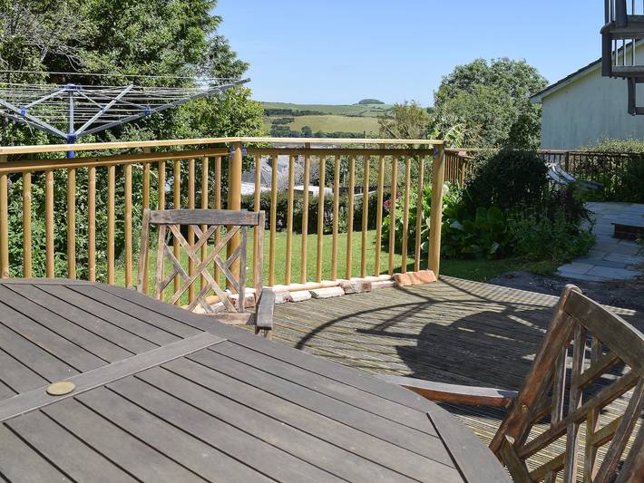 Log cabin for 6 people, with garden in South Devon