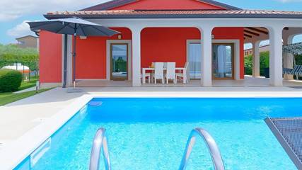 Ferienhaus für 8 Personen, mit Pool und Balkon in Umag