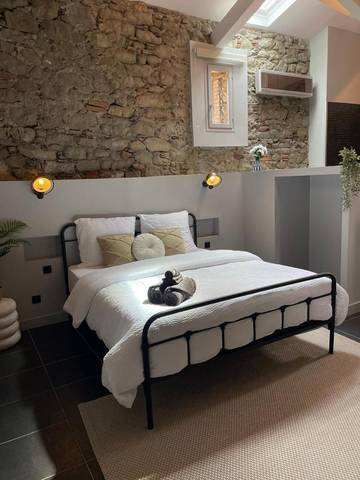 Cottage pour 2 personnes, avec jardin ainsi que terrasse et piscine à Trèbes