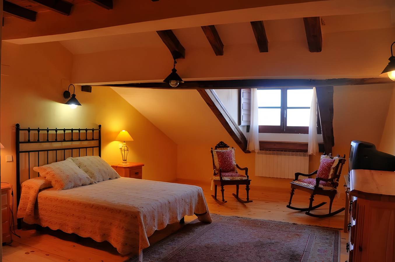 Rural House 'El Escondite De Los Duendes' with Mountain View, Private Garden and Wi-Fi in Sepúlveda, Σεγόβια