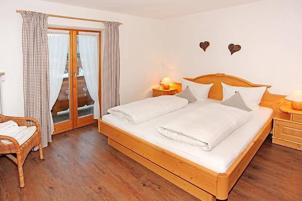 Ganze Wohnung, \"Elisabeth\" Fewo/1 Schlafraum/Dusche, Wc - Dreitorspitz, Haus in Krün, Bayerische Alpen