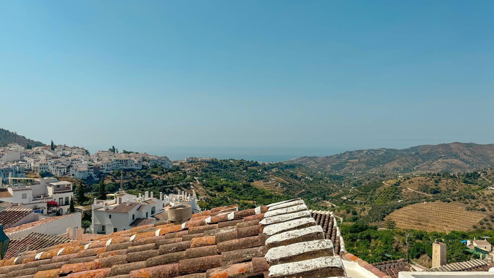Casa de vacaciones 'La Casa Bonita' con vistas al mar, terraza privada y Wi-Fi in Frigiliana Road, Frigiliana