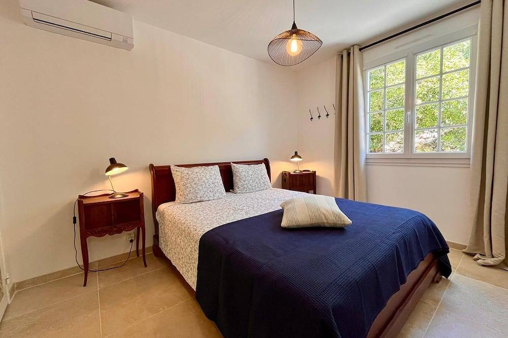 8 persons villa with private pool, air conditioning, views and good wifi in Taradeau, Draguignan Region