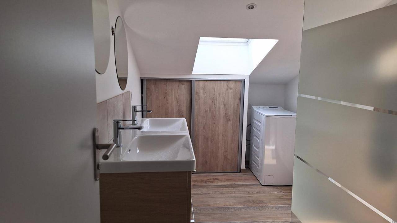 Appartement entier, Chambre cosy au calme in Saint-Romain-en-Gal, Lyon et ses environs