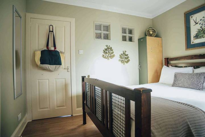 Ganze Wohnung, Snug 1 Bed Apartment in Juniper Green with Parking in Edinburgh, Edinburgh und Lothian