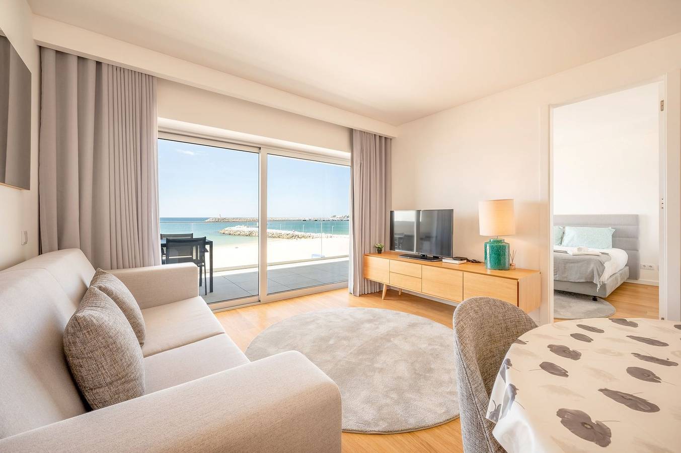 Ganze Wohnung, Ferienwohnung für 4 Personen mit Terrasse in Praia do Ouro, Sesimbra