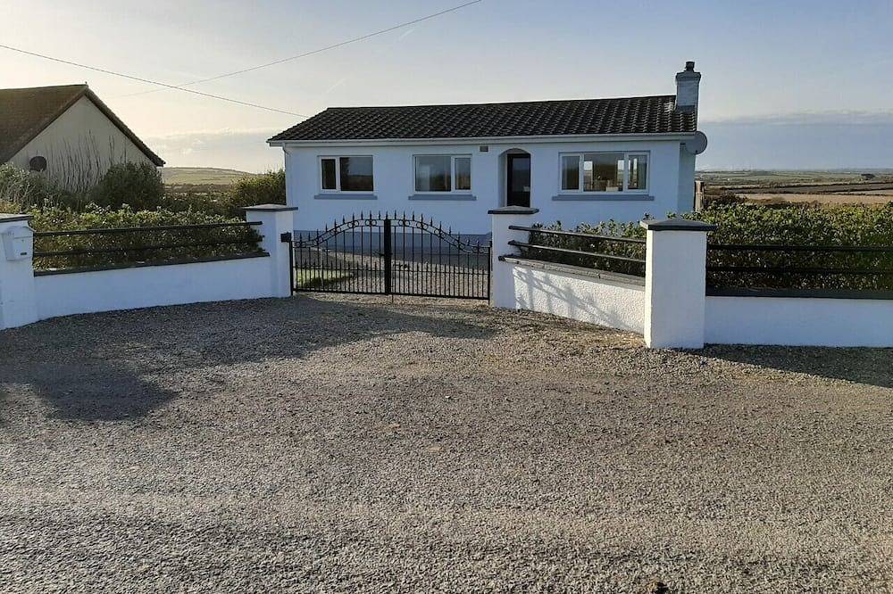 Coast Road Cottage, Carnivan, Fethard on Sea, Wexford in County Wexford