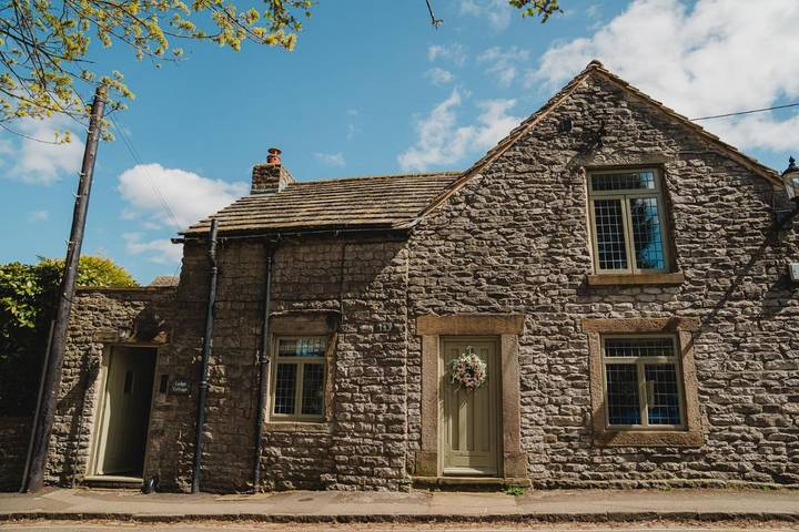 Holiday rental for 9 people, with garden, with pets in Castleton