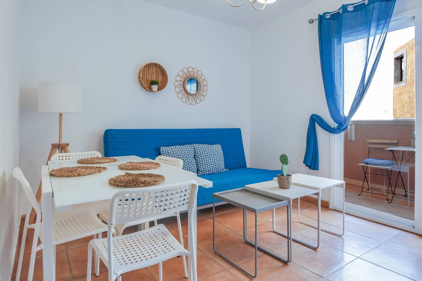 Entire apartment, Central Holiday Apartment Corralejo Close to Beach with Balcony & Wi-Fi in Puerto de Corralejo, La Oliva