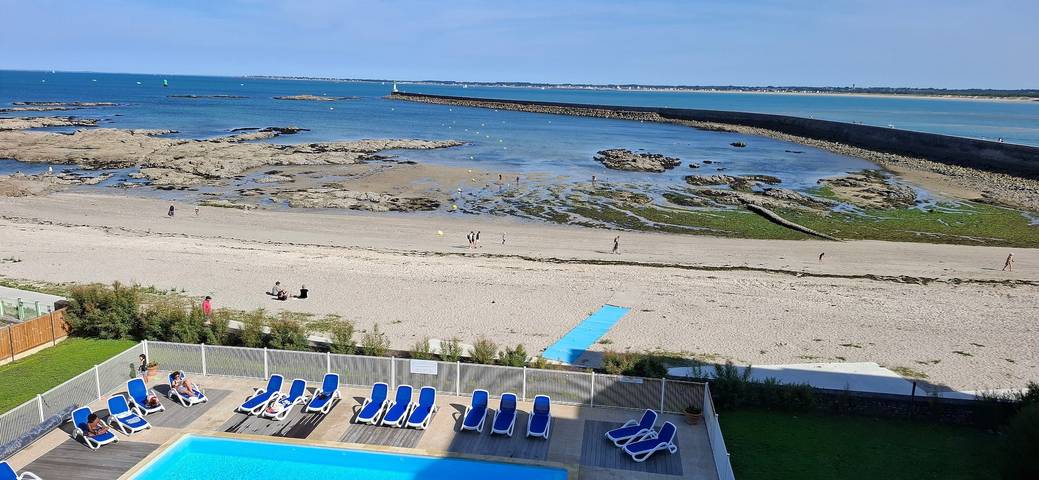 Entire studio, Ocean-Colored Apartment with Pool and Beach Access in Le Croisic, Côte d'Amour