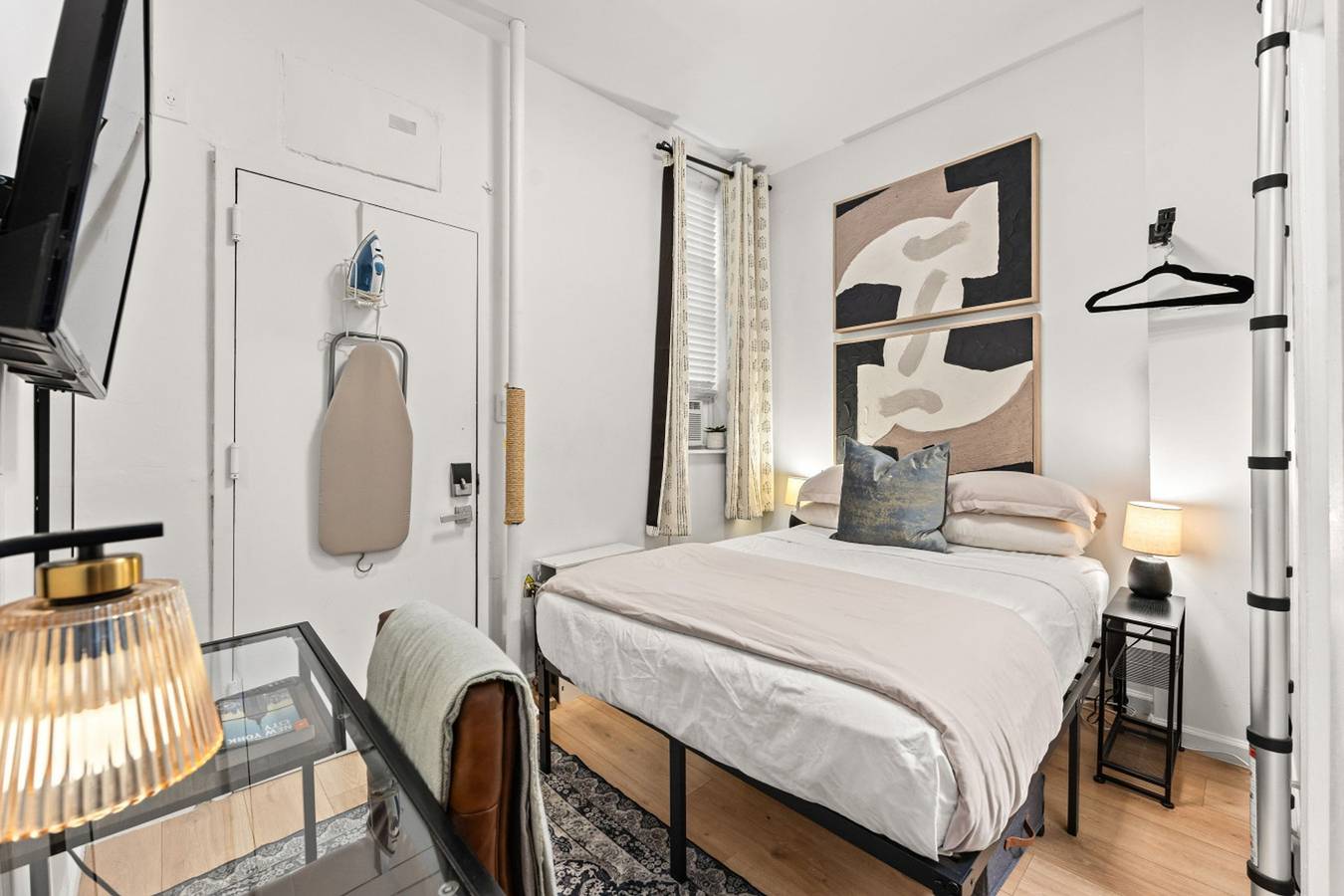 Entire apartment, Cozy Times Square Studio, Prime Location! in Manhattan, New York City