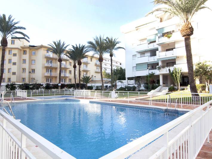 Apartamento para 6 personas, con Terraza y Jardín en Playa de La Carihuela
