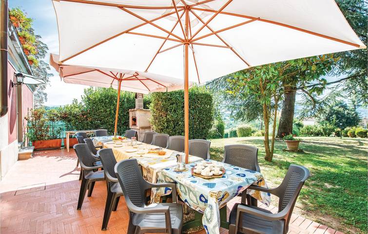 Appartamento di 360 mq con piscina, parcheggio e internet in Vicchio, Firenze province