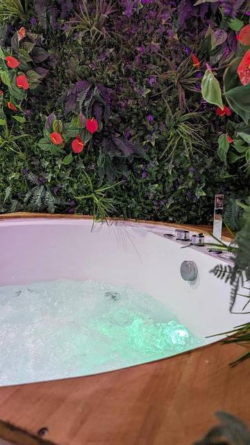Gîte pour 2 personnes, avec jacuzzi à La Garde