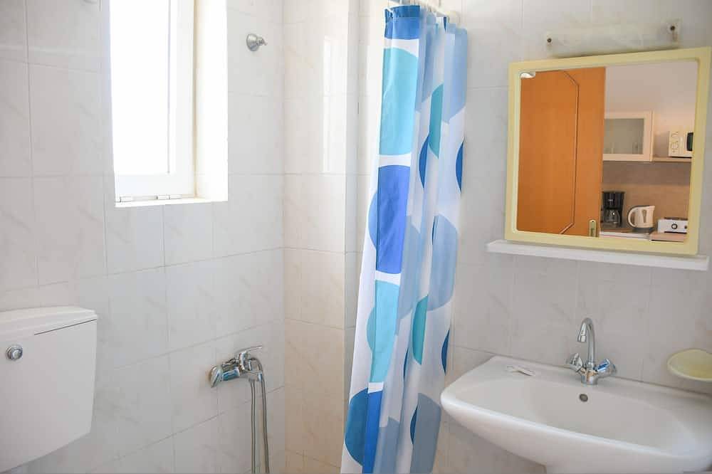 Apartamento entero, Litinas Apt with pool & balcony with mountain view in Agia Marina, Region de Chania