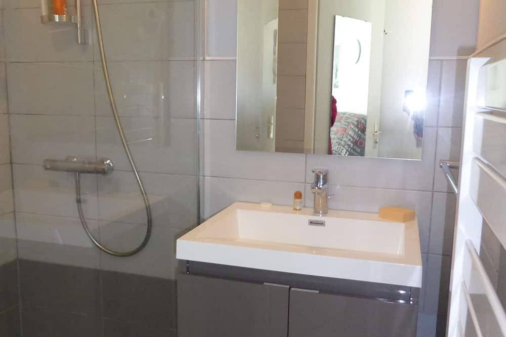 Appartement entier, Appartement  La Cotiniere - St Pierre d'Oléron, piscine ,vue mer, 3*** in La Cotinière, Saint-Pierre-d'Oléron