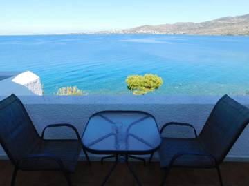 Maison d’hôte pour 2 personnes, avec balcon dans Égine