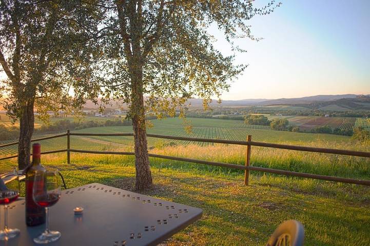 Agriturismo per 4 persone, con piscina e giardino in Cinigiano