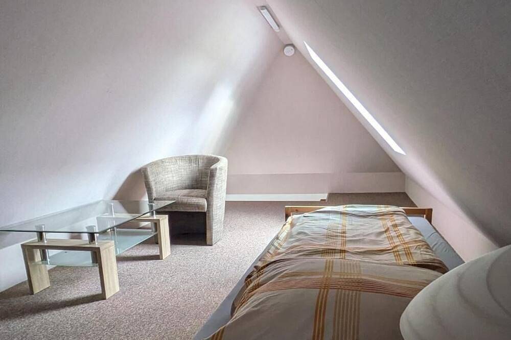 Ganze Wohnung, Dachgeschoss Wohnung nahe Heide in Wistedt, Nordheide