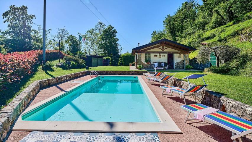 Villa for 4 people, with terrace, with pets in Italian Riviera