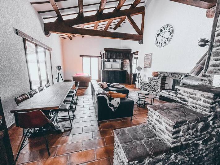 Gîte pour 10 personnes, avec vue ainsi que jardin et piscine à Saint-Jean-du-Pin - 2