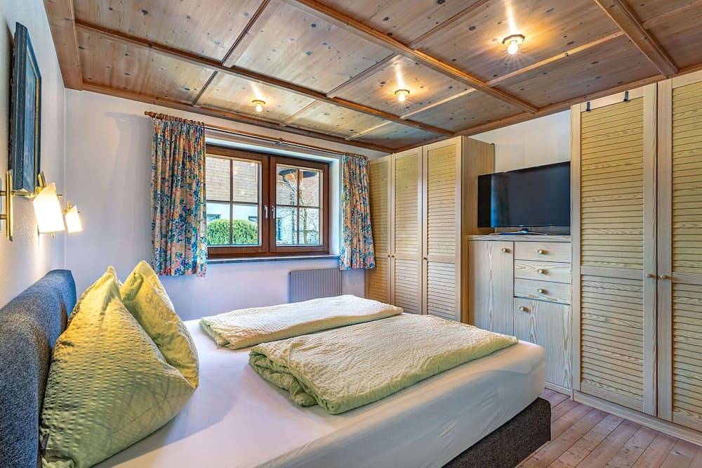 Entire apartment, Nice apartment for 7 people with Wifi, Tv, terrace and parking in Kitzbühel, Kitzbuehl alps