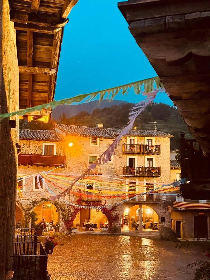 Hôtel pour 2 personnes, avec jardin et vue ainsi que vue sur le lac et piscine à Santa Pau - 4