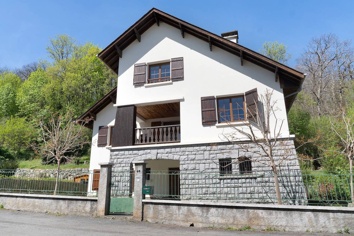 Casa vacacional 'Maison L'arrieulat' con vistas a la montaña, terraza compartida y Wi-Fi in Argelès-Gazost, Pirineos franceses