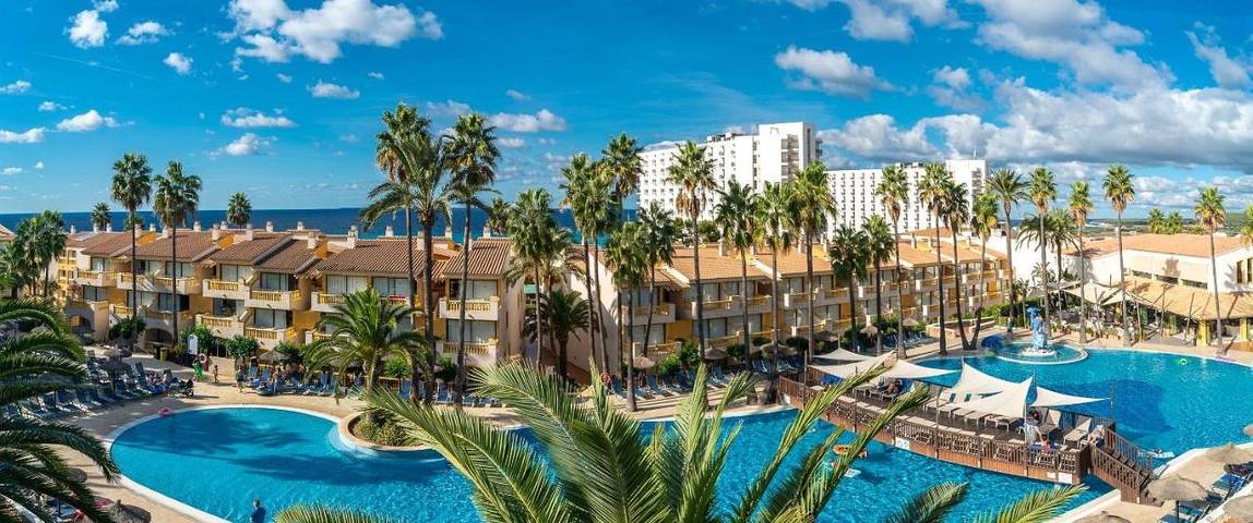 Apartamento para 4 personas, con Balcón y Terraza además de Piscina para niños y Piscina en Son Bou